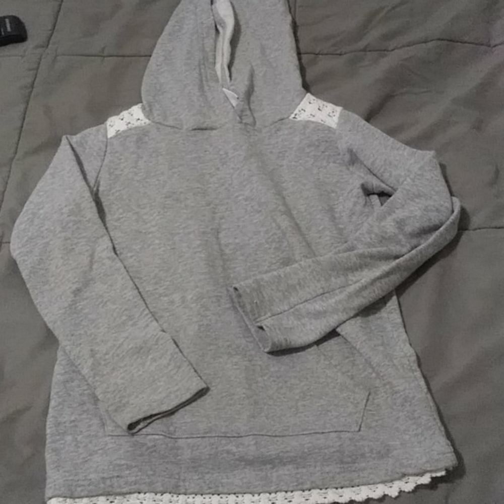Girl sueter in good condition
